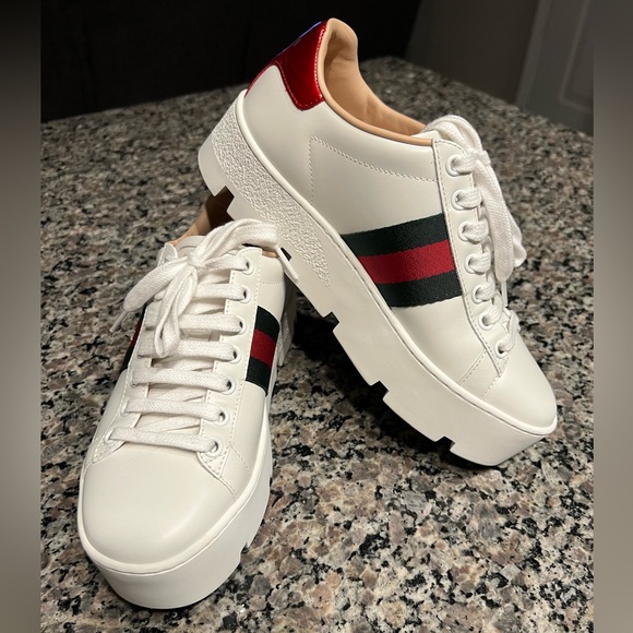 GUCCI ACE EMBROIDERED PLATFORM SNEAKER 35 EU (5 US) – RETAIL $890.00 - Picture 4 of 12